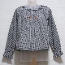 黒ギンガムロゴ刺繍スモックブラウス