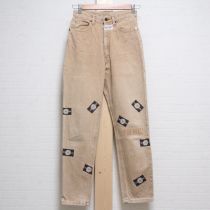 ベージュ雛菊ワッペンデニムパンツ