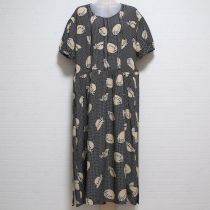 黒帽子プリント半袖ポリワンピース