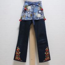 ブルー系苺刺繍パンツ&モチーフクロッシェエプロン