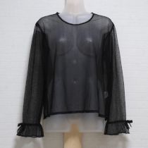 黒ドットチュールブラウス