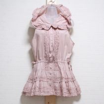 ピンクフード付きノースリローンブラウス