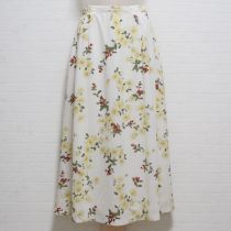 生成花と赤い実ポリスカート