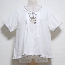 白くま刺繍ローンブラウス