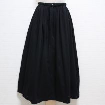 黒ベルト付きギャザースカート