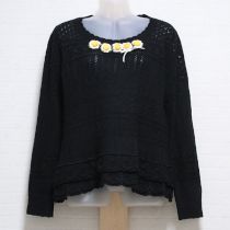 黒マーガレットモチーフセーター
