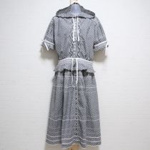 黒ギンガム刺繍入りペプラムブラウス&スカート