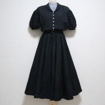 黒ピンタックワンピース