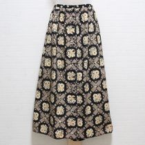 黒パッチワーク小花フリル使いスカート