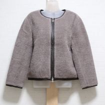 グレージュムートン風ジャケット