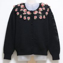 黒小花モチーフ透かし編みカーディガン