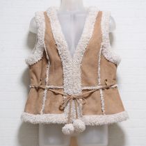 ベージュフェイクムートンベスト
