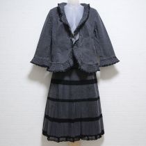 黒レース使いデニムスーツ