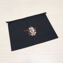 黒ブーケ刺繍巾着