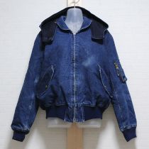 ブルーデニムロゴ入りブルゾン
