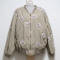 ベージュカーネーションパッチ付きブルゾン