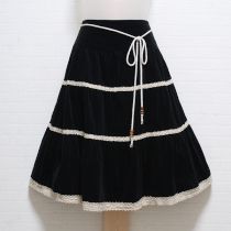 黒レース使いコーデュロイスカート