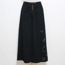 黒ロゴパッチカットソースカート