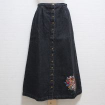 黒ブーケ刺繍デニムスカート