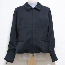黒ジップアップジャケット
