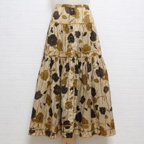 ベージュ系花柄スカート