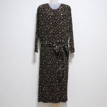 黒蔓花ポリソフトプリーツワンピース