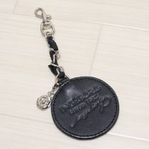 黒カメリアチャームレザーキーホルダー