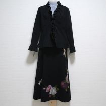 黒薔薇刺繍ウールスーツ【M】
