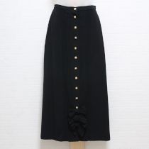 黒パールボタンスカート