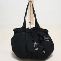 黒リボン使いバッグ