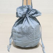 ブルーグレーブーケ刺繍ローンポシェット