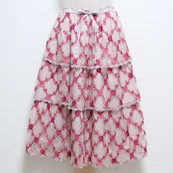 ピンクハウス　定価6万4900円　漆黒の総レース段々スカートです????
