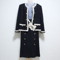 黒×ベージュリボン使いシルクスーツ