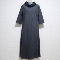 グレーレース使いウールワンピース