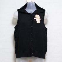 黒キューピー刺繍フード付きニットベスト