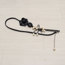 黒パール付きカメリア革ベルト
