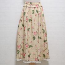 ベージュ系薔薇プリントスカート