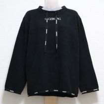 黒ロゴ刺繍トレーナー