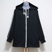 黒ロゴライン入りスウェットパーカー