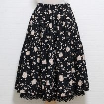 黒ちいさな白い花エンブロイダリーレース使いスカート