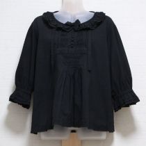 黒ロゴ刺繍ブラウス