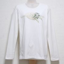 オフ白帽子柄長Tシャツ