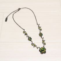 グリーン系花モチーフペンダント