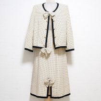 生成×黒水玉ポリスーツ
