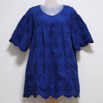ブルー立体花柄刺繍チュニックブラウス