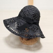 黒リボン使いストローハット