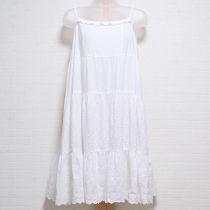 白エンブロイダリー使いキャミチュニック
