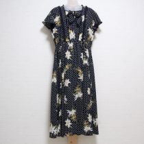 紺レース使いゆり柄ポリワンピース