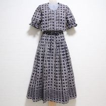 紺アンティーク小花ワンピース