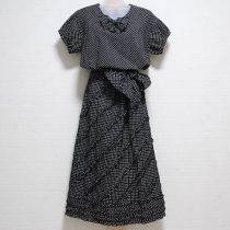 黒ドットワンピースサッシュ付き